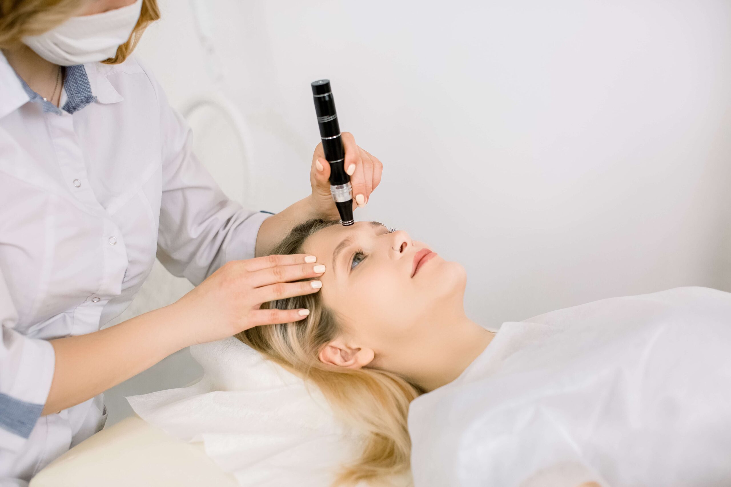 young-blond-girl-client-lying-on-the-couch-in-mode-2021-12-09-05-01-56-utc-min (1)